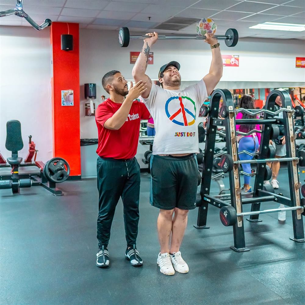 Gimnasio para mantener peso en Puerto Rico con entrenamiento acompañado